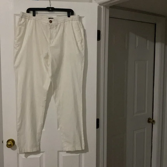 Men’s White Pants - Picture 2 of 5